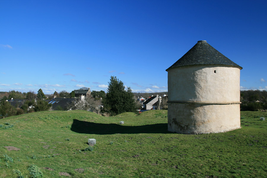 Auldearn Castle (site of) Castle in Auldearn, Nairnshire